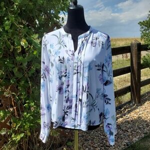 Calvin Klein Women's Floral Top Size X-Large Petite White Blue V-Neck Pleated